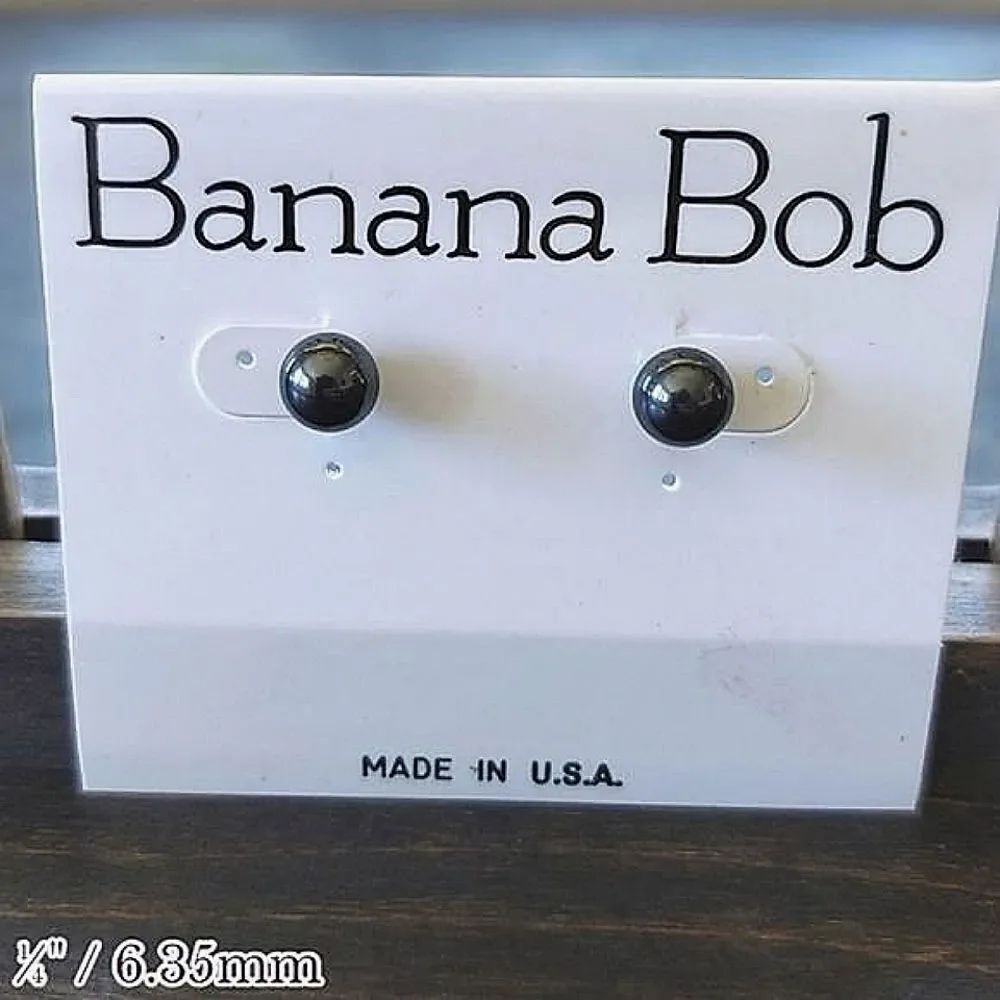 90s Deadstock Banana Bob faux black pearl studs